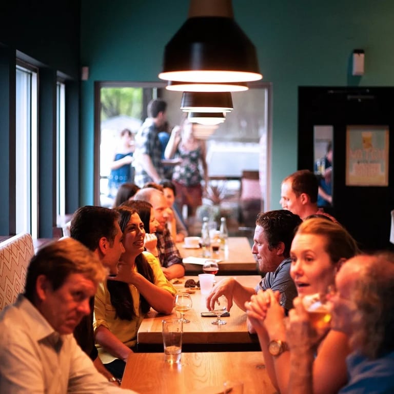 Relaxed Dine-In Experience